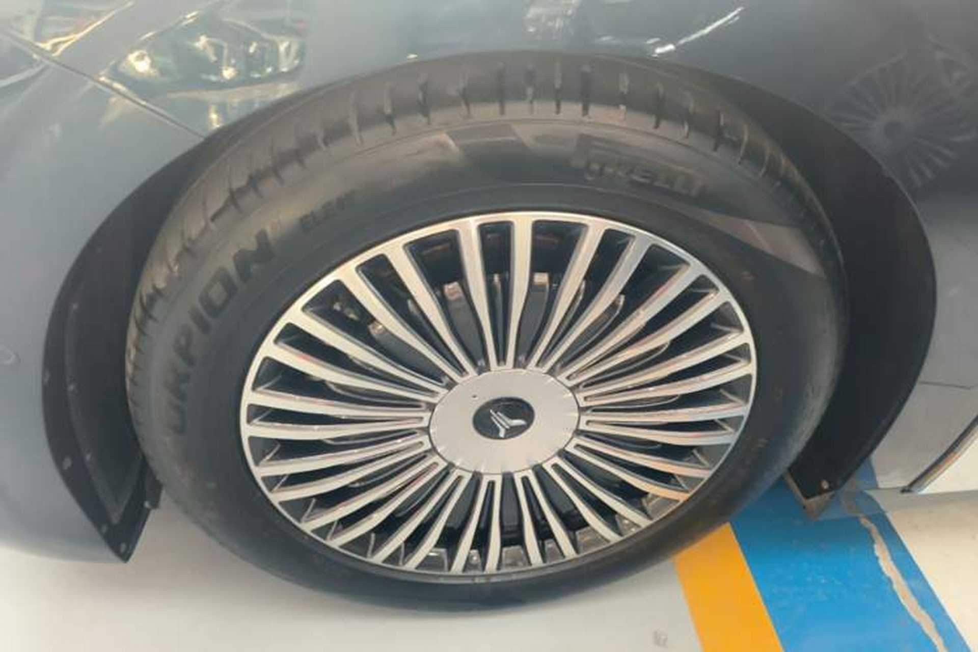 Used VOYAH Dream 2025 PHEV Four-Wheel-Drive Flagship Kunpeng Edition Left Front Wheel Hub