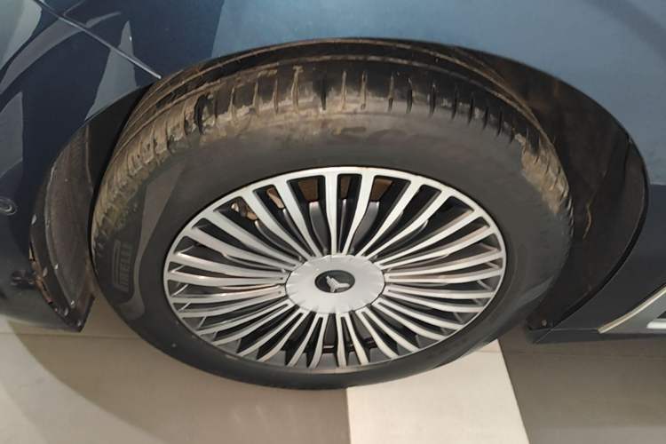 Used VOYAH Dream 2025 PHEV Four-Wheel-Drive Flagship Version – Qiankun Edition Left Front Wheel Hub