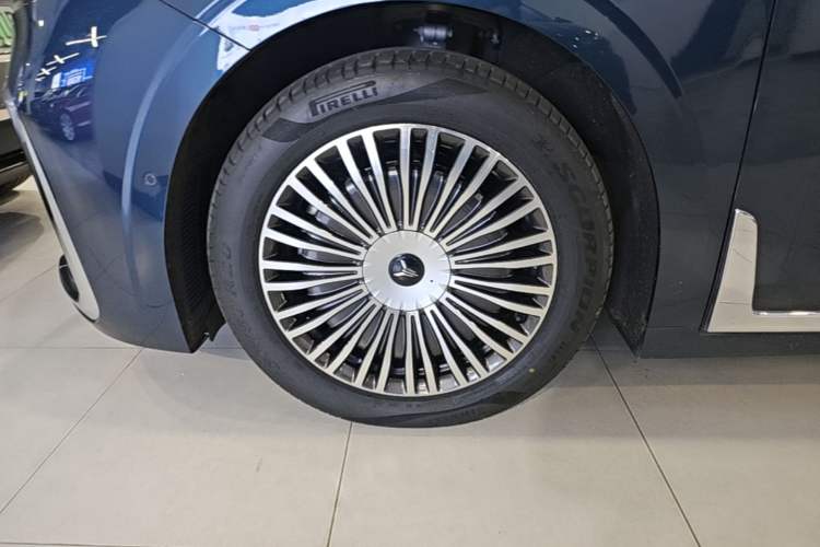 Used VOYAH Dream 2025 PHEV Four-Wheel-Drive Flagship Kunpeng Edition Left Front Wheel Hub