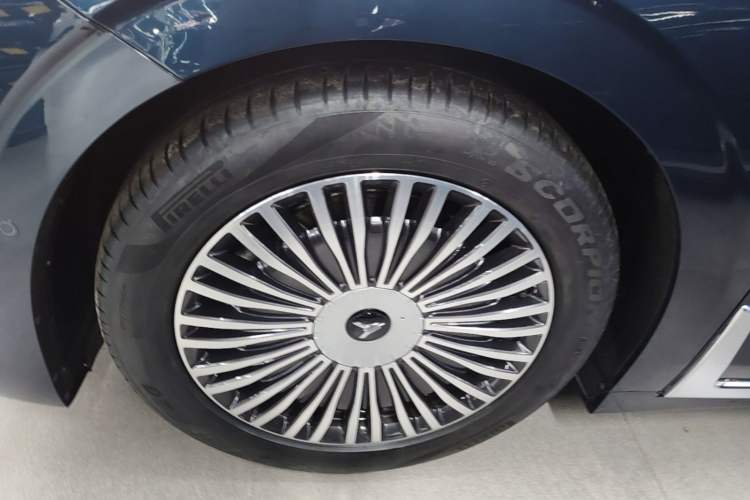 Used VOYAH Dream 2025 PHEV Four-Wheel-Drive Flagship Kunpeng Edition Left Front Wheel Hub