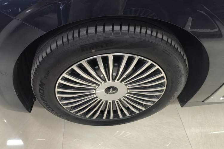 Used VOYAH Dream 2025 PHEV Four-Wheel-Drive Flagship Kunpeng Edition Left Front Wheel Hub
