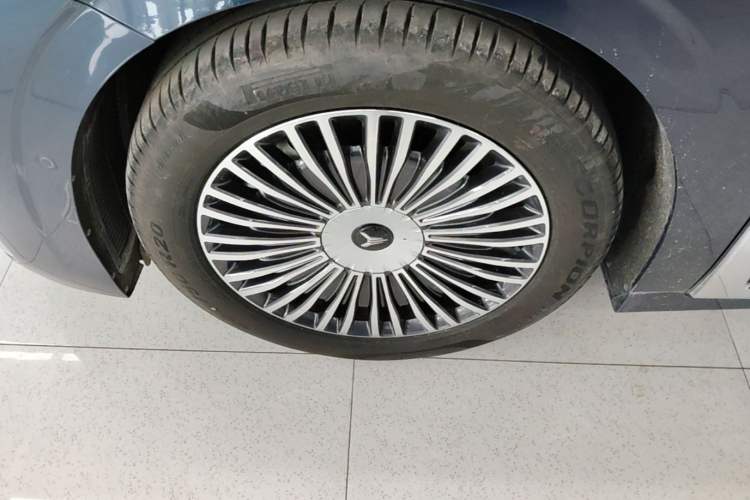 Used VOYAH Dream 2025 PHEV Four-Wheel-Drive Flagship Kunpeng Edition Left Front Wheel Hub