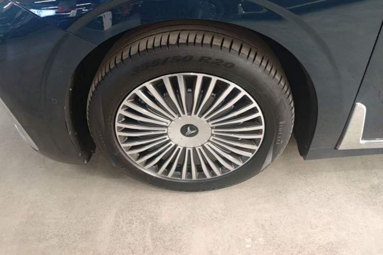 Used VOYAH Dream 2025 PHEV Four-Wheel Drive Prestige Kunpeng Edition Left Front Wheel Hub