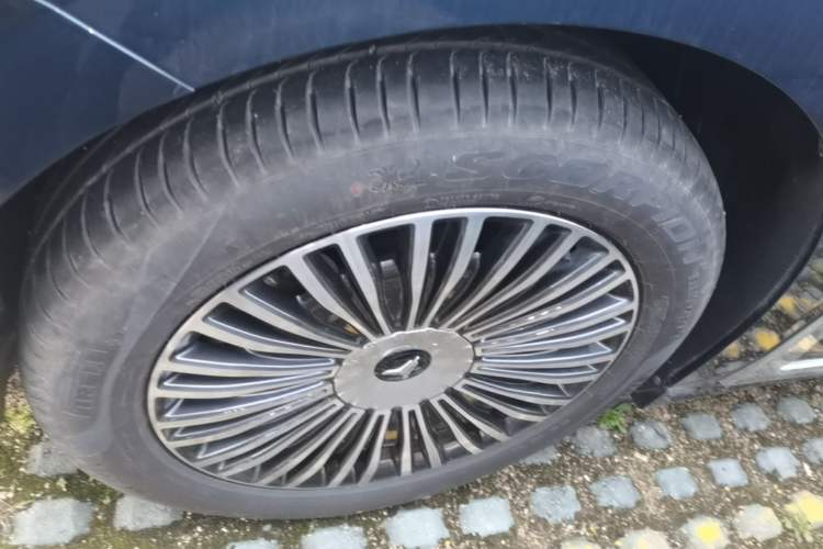 Used VOYAH Dream 2025 PHEV Four-Wheel-Drive Flagship Kunpeng Edition Left Front Wheel Hub