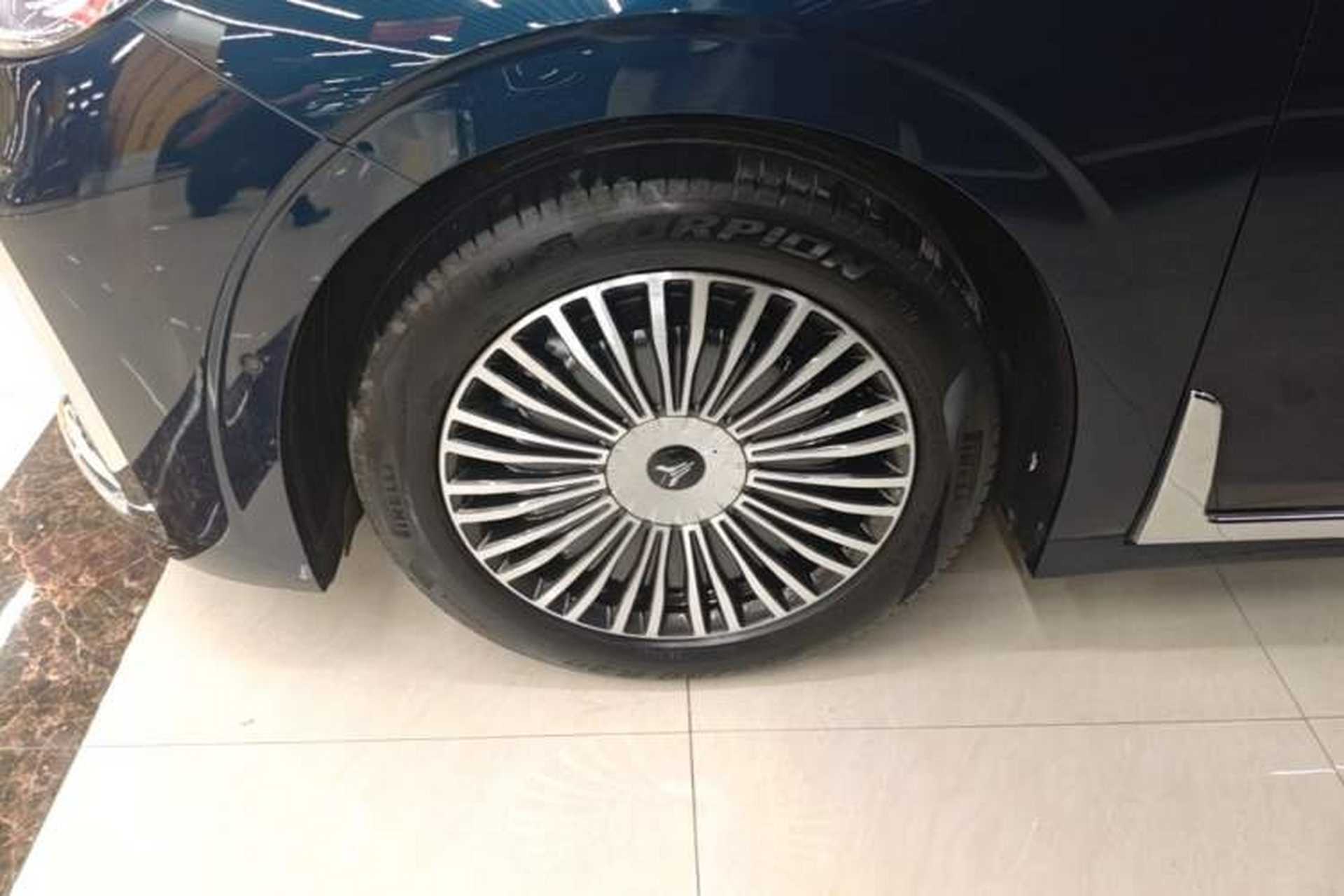 Used VOYAH Dream 2025 PHEV Four-Wheel-Drive Flagship Kunpeng Edition Left Front Wheel Hub