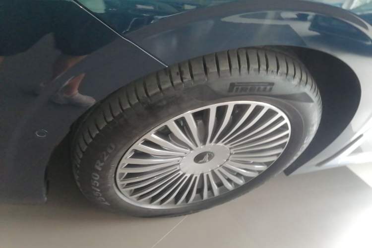 Used VOYAH Dream 2025 PHEV Four-Wheel-Drive Flagship Version – Qiankun Edition Left Front Wheel Hub