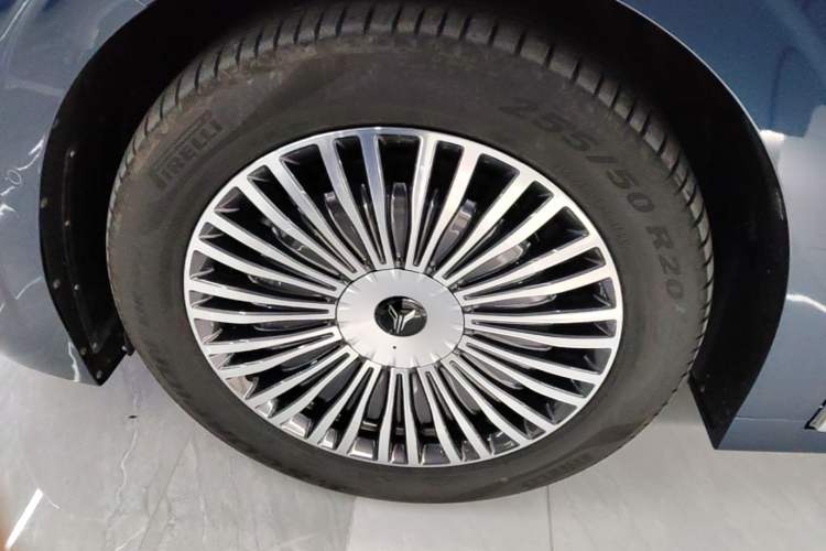 Used VOYAH Dream 2025 PHEV Four-Wheel-Drive Flagship Kunpeng Edition Left Front Wheel Hub