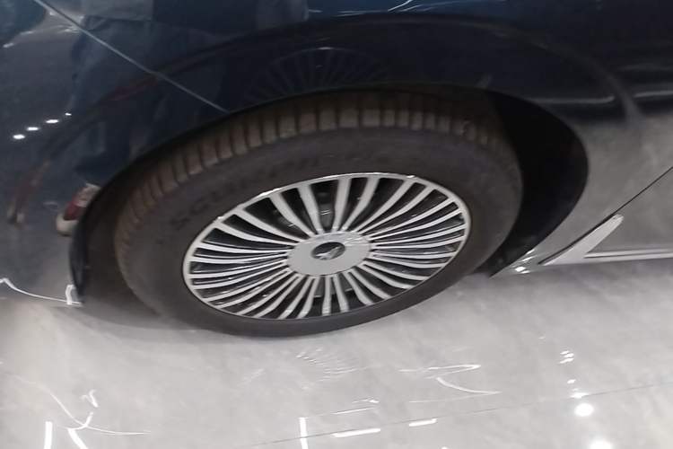 Used VOYAH Dream 2025 PHEV Four-Wheel-Drive Flagship Kunpeng Edition Left Front Wheel Hub