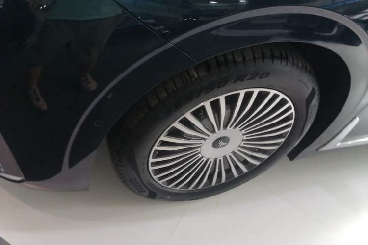 Used VOYAH Dream 2025 PHEV Four-Wheel-Drive Flagship Kunpeng Edition Left Front Wheel Hub