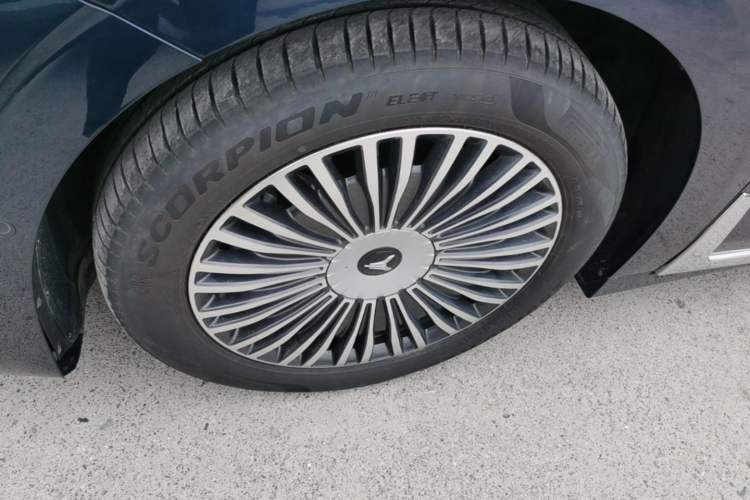 Used VOYAH Dream 2025 PHEV Four-Wheel-Drive Flagship Kunpeng Edition Left Front Wheel Hub