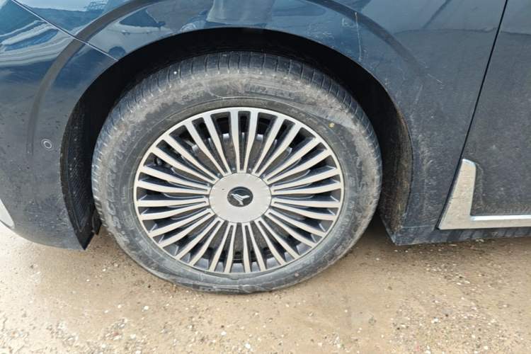 Used VOYAH Dream 2025 PHEV Four-Wheel Drive Prestige Kunpeng Edition Left Front Wheel Hub