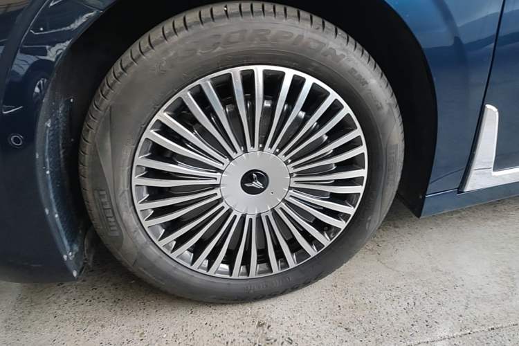 Used VOYAH Dream 2025 PHEV Four-Wheel-Drive Flagship Kunpeng Edition Left Front Wheel Hub