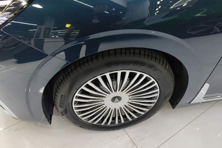 Used VOYAH Dream 2025 PHEV Four-Wheel-Drive Flagship Kunpeng Edition Left Front Wheel Hub