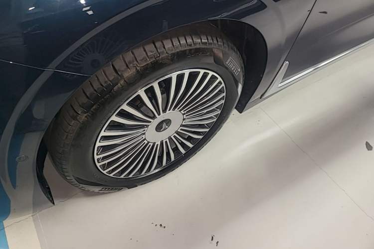 Used VOYAH Dream 2025 PHEV Four-Wheel-Drive Flagship Kunpeng Edition Left Front Wheel Hub