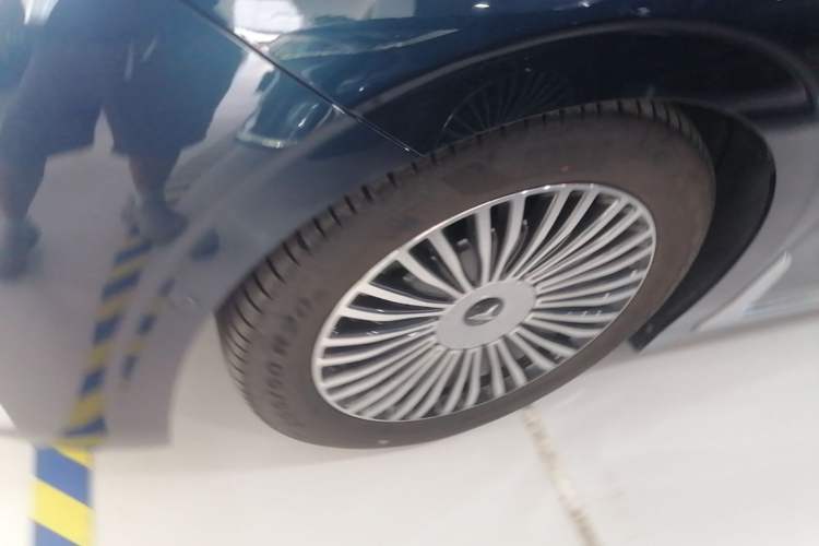 Used VOYAH Dream 2025 PHEV Four-Wheel-Drive Flagship Kunpeng Edition Left Front Wheel Hub