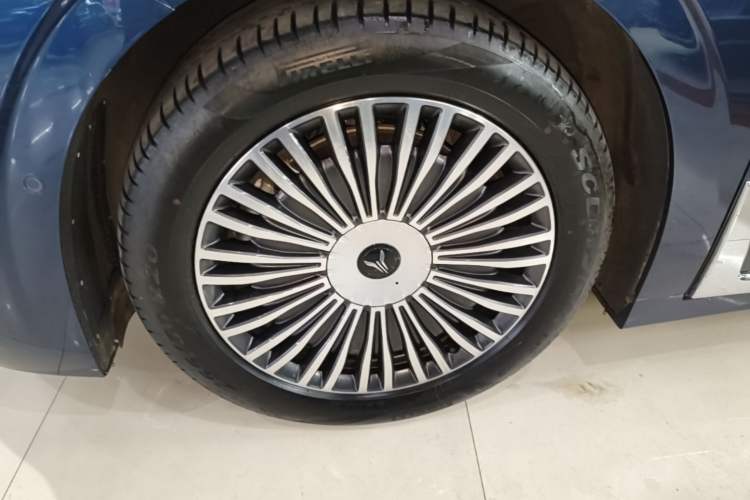 Used VOYAH Dream 2025 PHEV Four-Wheel-Drive Flagship Kunpeng Edition Left Front Wheel Hub
