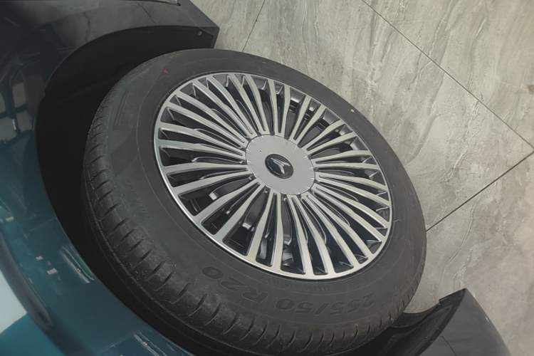 Used VOYAH Dream 2025 PHEV Four-Wheel-Drive Flagship Kunpeng Edition Left Front Wheel Hub