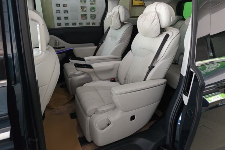 Used VOYAH Dream 2025 PHEV Four-Wheel-Drive Flagship Kunpeng Edition Left Rear Seat