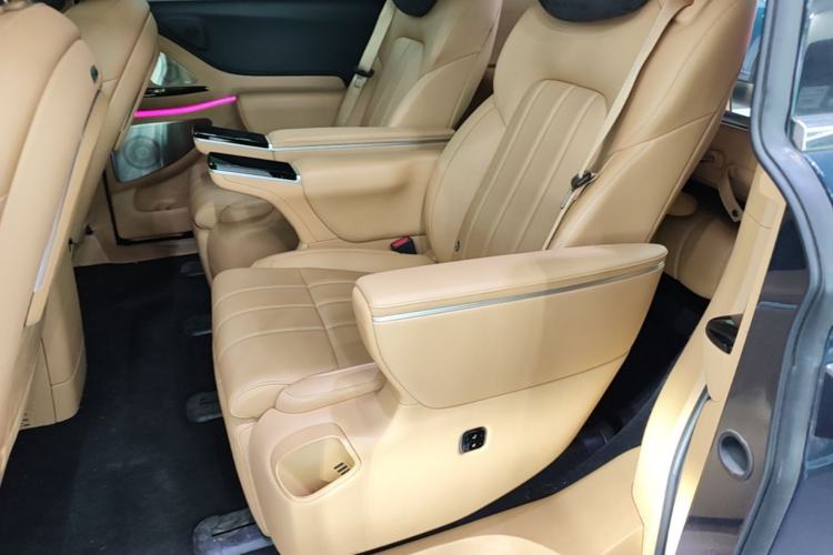 Used VOYAH Dream 2025 EV Four-Wheel Drive Prestige Qiankun Edition Left Rear Seat