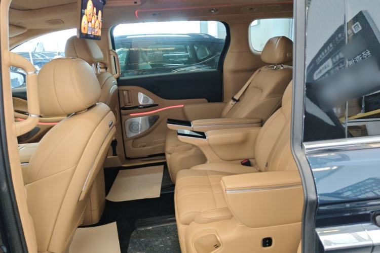 Used VOYAH Dream 2025 PHEV Four-Wheel Drive Prestige Qiankun Edition Left Rear Seat