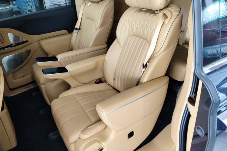 Used VOYAH Dream 2025 PHEV Four-Wheel-Drive Flagship Kunpeng Edition Left Rear Seat