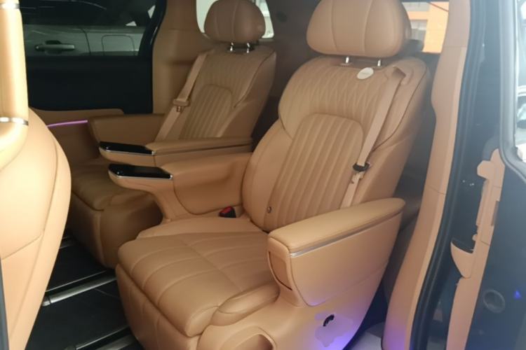 Used VOYAH Dream 2025 PHEV Four-Wheel-Drive Flagship Kunpeng Edition Left Rear Seat