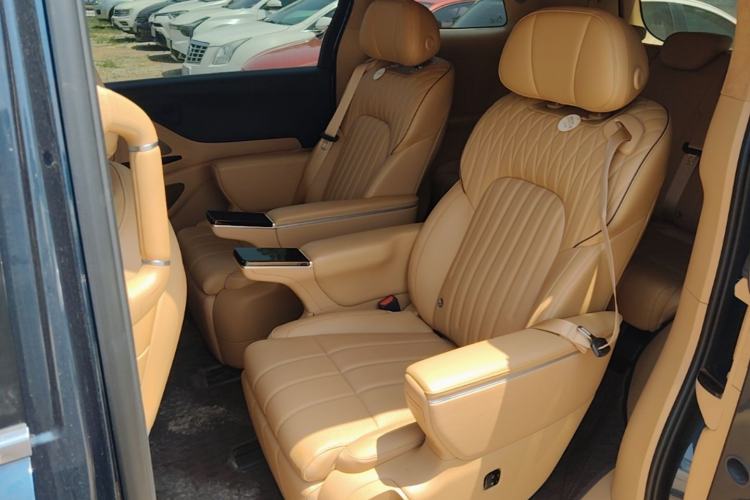 Used VOYAH Dream 2025 PHEV Four-Wheel-Drive Flagship Kunpeng Edition Left Rear Seat