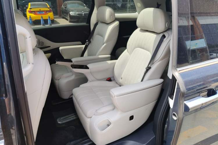 Used VOYAH Dream 2025 PHEV Four-Wheel-Drive Flagship Kunpeng Edition Left Rear Seat