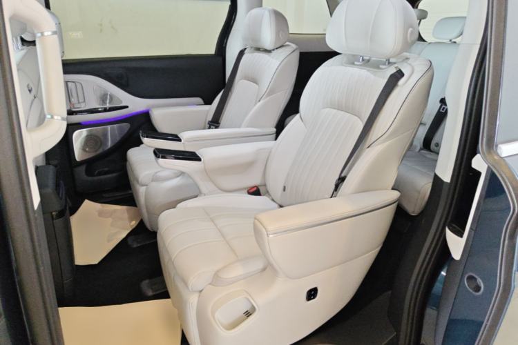 Used VOYAH Dream 2025 PHEV Four-Wheel-Drive Flagship Kunpeng Edition Left Rear Seat