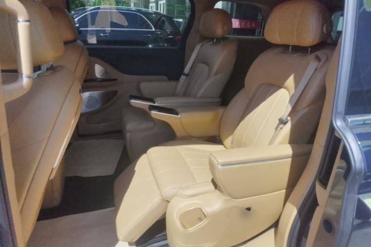 Used VOYAH Dream 2025 PHEV Four-Wheel Drive Prestige Qiankun Edition Left Rear Seat