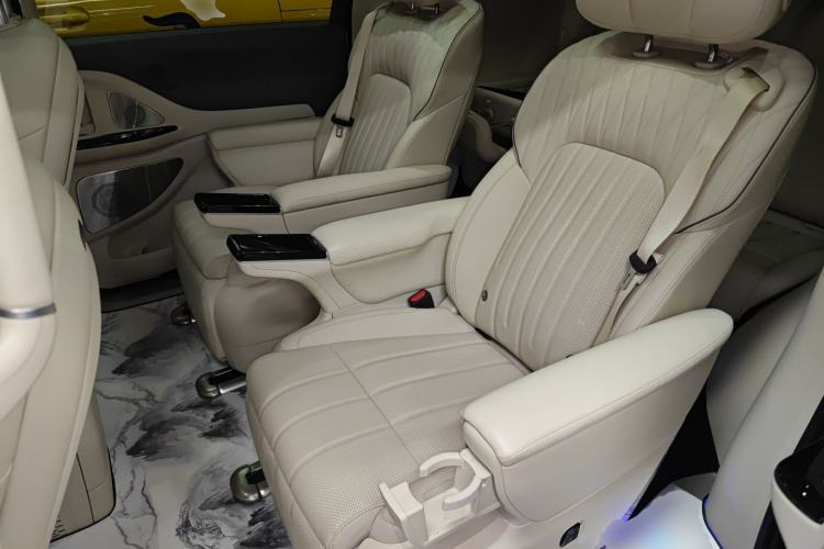 Used VOYAH Dream 2025 PHEV Four-Wheel-Drive Flagship Kunpeng Edition Left Rear Seat