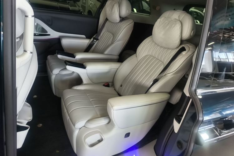Used VOYAH Dream 2025 PHEV Four-Wheel-Drive Flagship Version – Qiankun Edition Left Rear Seat