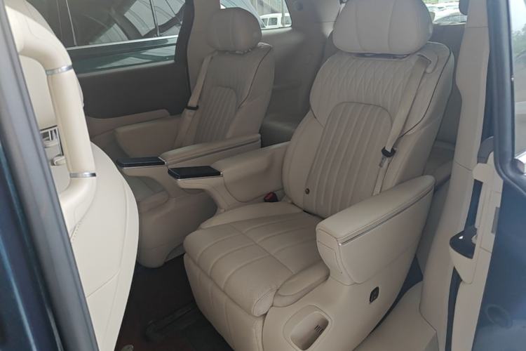 Used VOYAH Dream 2025 PHEV Four-Wheel-Drive Flagship Kunpeng Edition Left Rear Seat