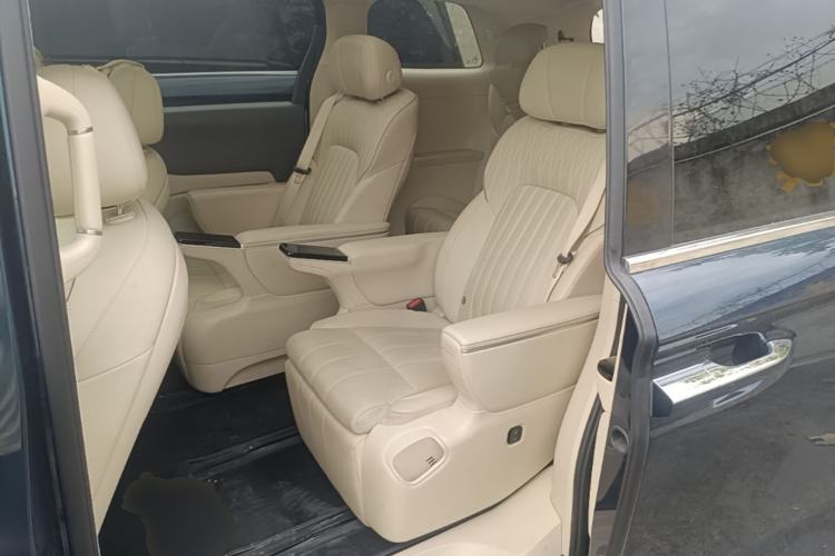 Used VOYAH Dream 2025 PHEV Four-Wheel-Drive Flagship Kunpeng Edition Left Rear Seat