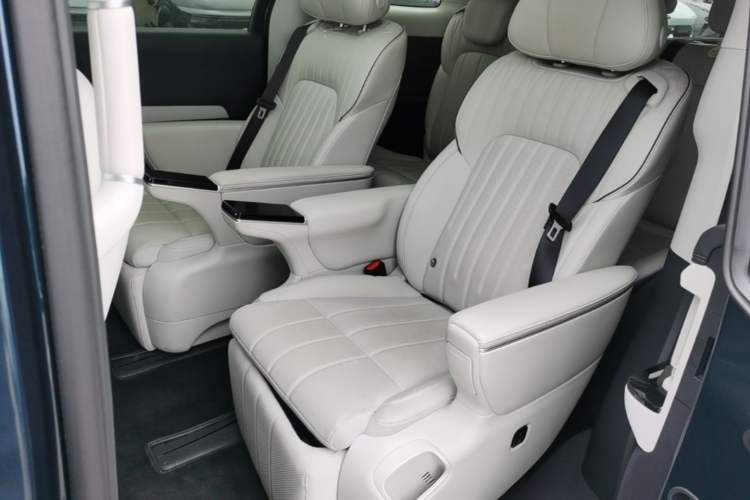 Used VOYAH Dream 2025 PHEV Four-Wheel-Drive Flagship Kunpeng Edition Left Rear Seat
