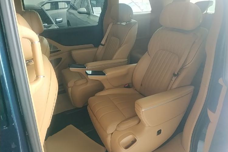 Used VOYAH Dream 2025 PHEV Four-Wheel-Drive Flagship Kunpeng Edition Left Rear Seat