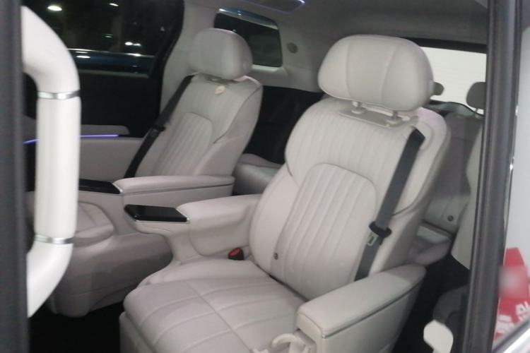 Used VOYAH Dream 2025 PHEV Four-Wheel-Drive Flagship Kunpeng Edition Left Rear Seat