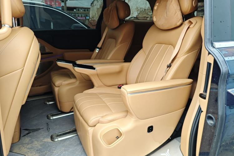 Used VOYAH Dream 2025 PHEV Four-Wheel Drive Prestige Kunpeng Edition Left Rear Seat