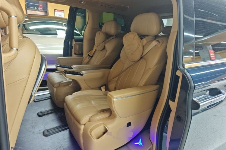 Used VOYAH Dream 2025 PHEV Four-Wheel Drive Prestige Kunpeng Edition Left Rear Seat