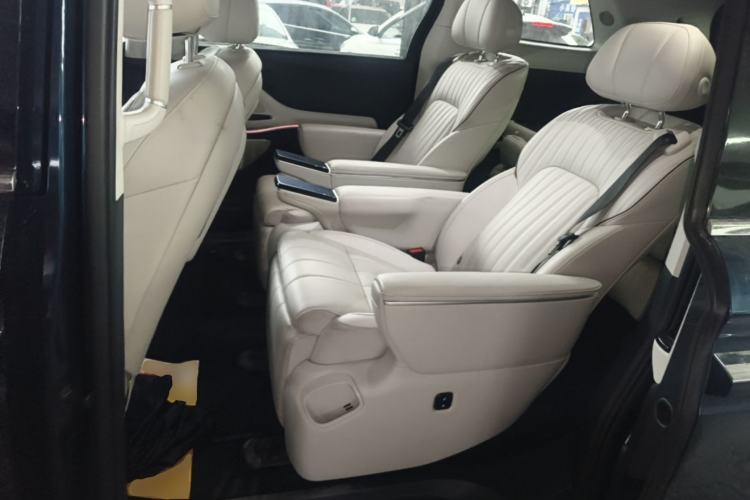 Used VOYAH Dream 2025 PHEV Four-Wheel-Drive Flagship Kunpeng Edition Left Rear Seat