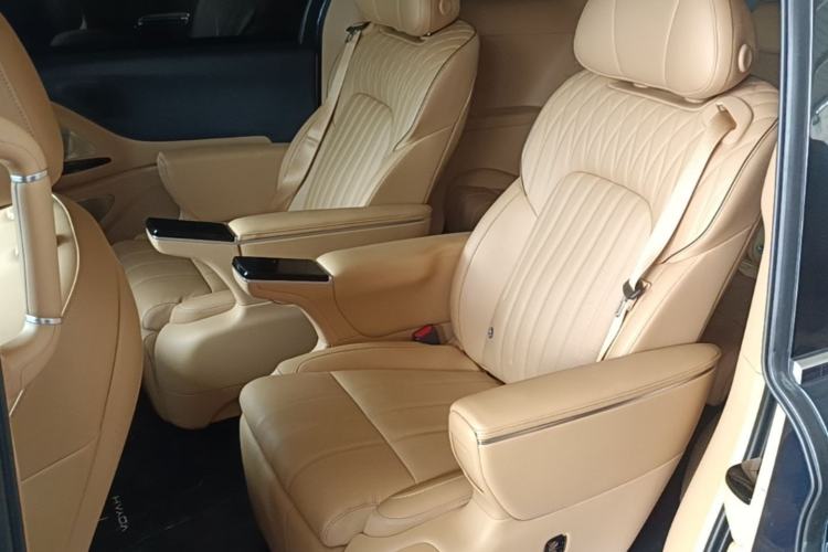 Used VOYAH Dream 2025 PHEV Four-Wheel-Drive Flagship Kunpeng Edition Left Rear Seat