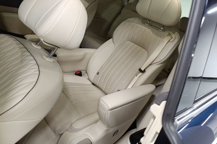 Used VOYAH Dream 2025 PHEV Four-Wheel-Drive Flagship Kunpeng Edition Left Rear Seat
