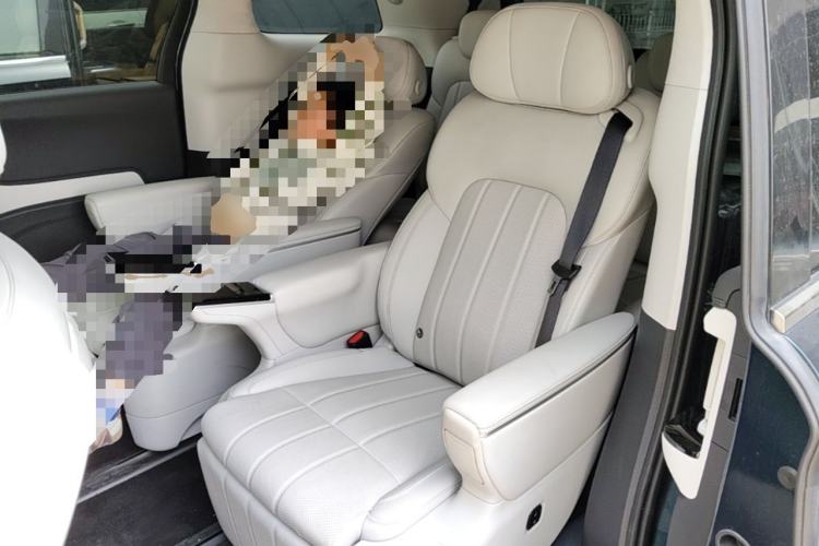 Used VOYAH Dream 2025 PHEV Four-Wheel Drive Prestige Qiankun Edition Left Rear Seat