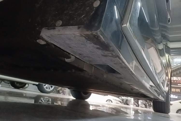 Used VOYAH Dream 2025 PHEV Four-Wheel Drive Prestige Qiankun Edition Left Side Sill