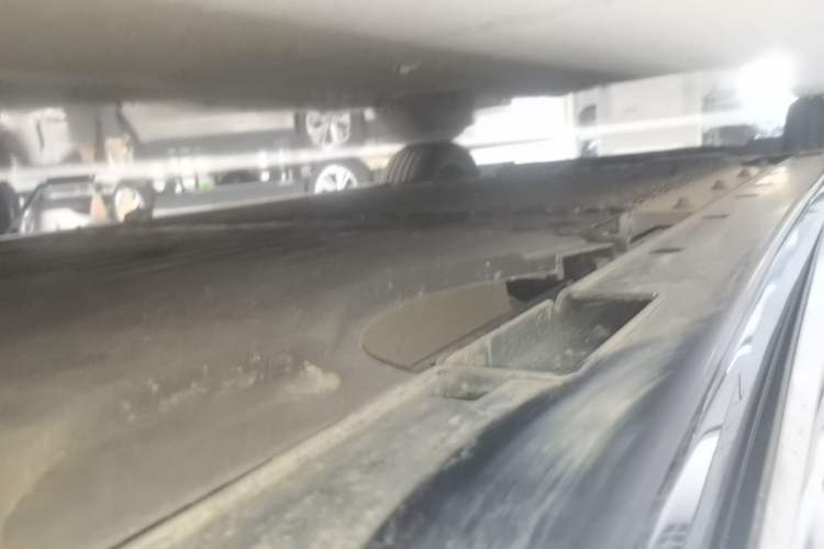 Used VOYAH Dream 2025 PHEV Four-Wheel-Drive Flagship Kunpeng Edition Left Side Sill