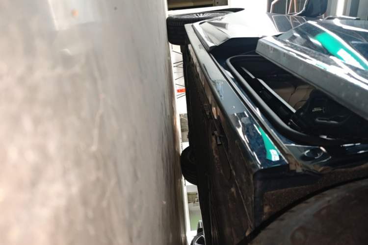 Used VOYAH Dream 2025 PHEV Four-Wheel-Drive Flagship Kunpeng Edition Left Side Sill