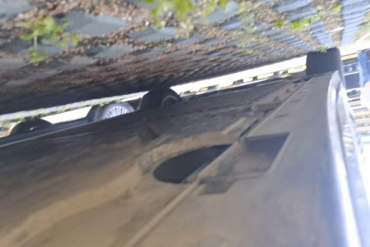 Used VOYAH Dream 2025 PHEV Four-Wheel-Drive Flagship Kunpeng Edition Left Side Sill
