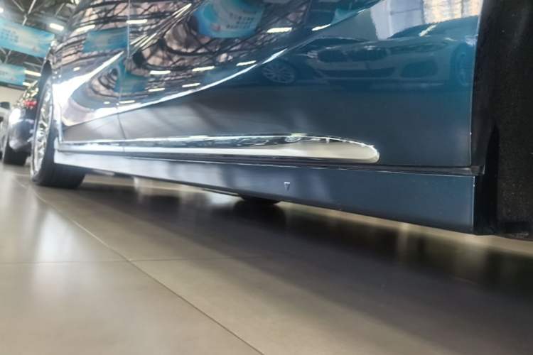 Used VOYAH Dream 2025 PHEV Four-Wheel-Drive Flagship Version – Qiankun Edition Left Side Sill
