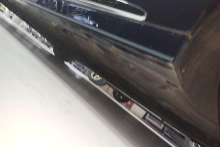 Used VOYAH Dream 2025 PHEV Four-Wheel Drive Prestige Kunpeng Edition Left Side Sill