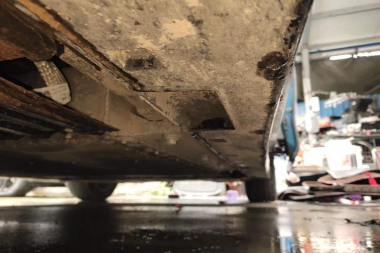 Used VOYAH Dream 2025 PHEV Four-Wheel-Drive Flagship Kunpeng Edition Left Side Sill